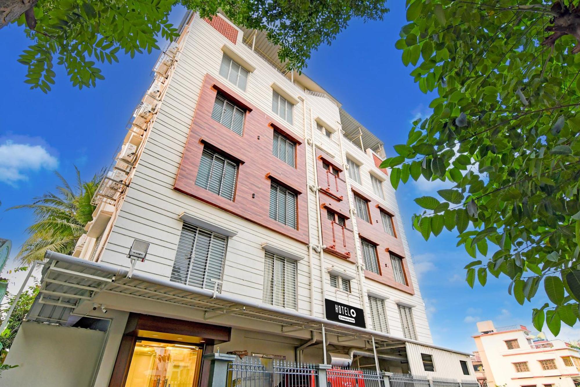 Super Townhouse Kaikhali Near Airport كولكاتا المظهر الخارجي الصورة